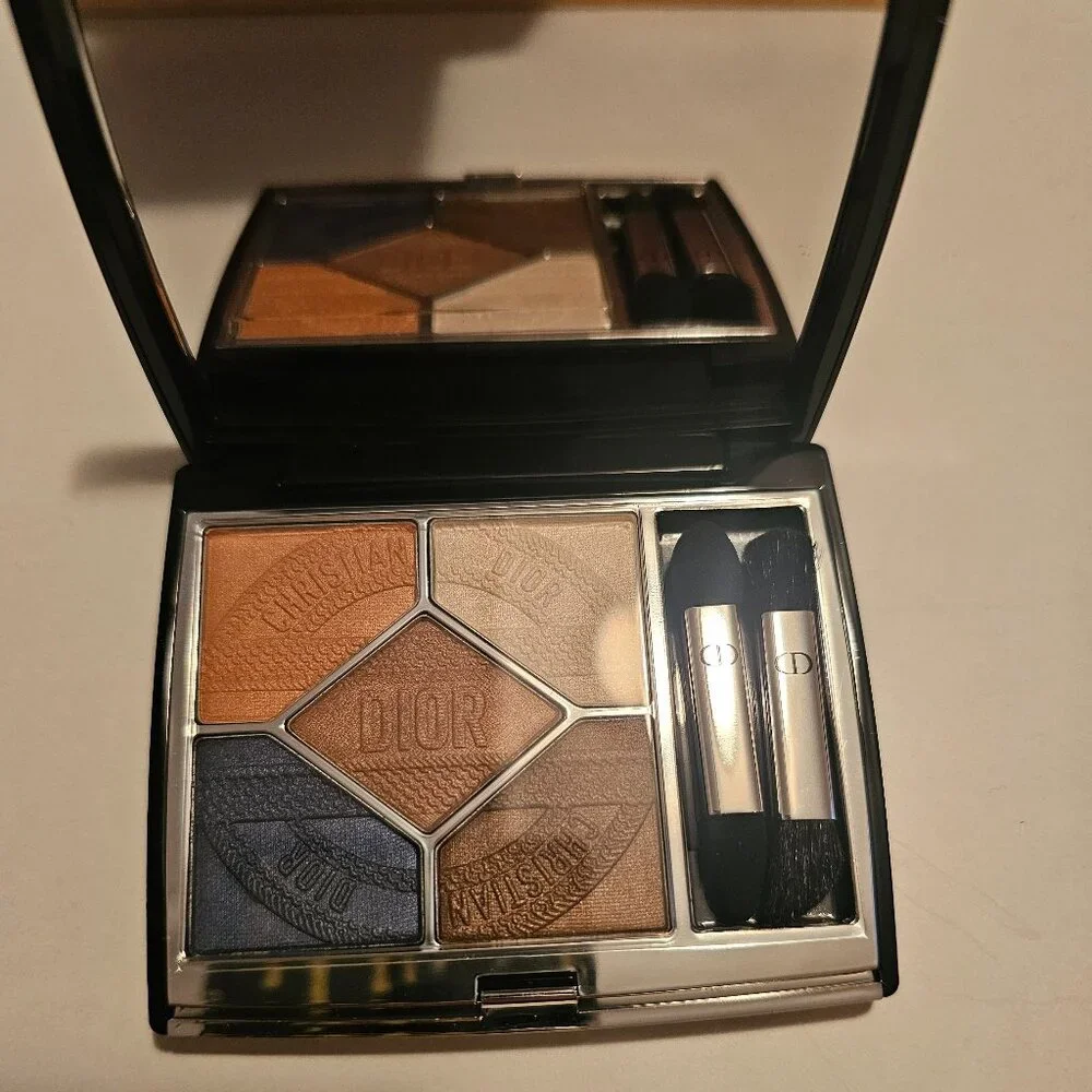 New Dior Makeup Set - Picture 2 of 4